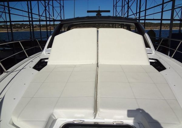 Cruisers Yachts 39 Express Coupe image