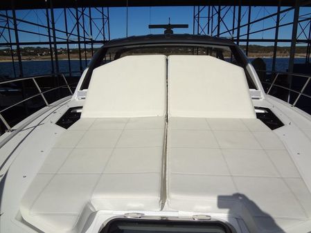 Cruisers Yachts 39 Express Coupe image