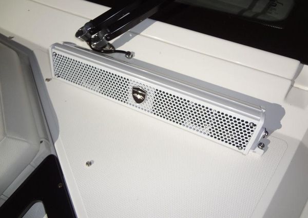 Cruisers Yachts 39 Express Coupe image