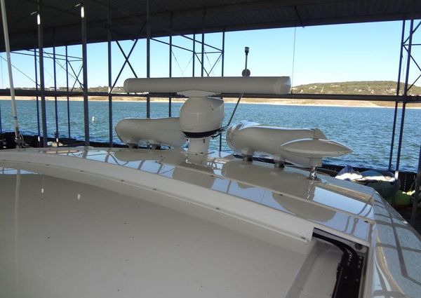 Cruisers Yachts 39 Express Coupe image