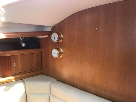 Hunter 44 image
