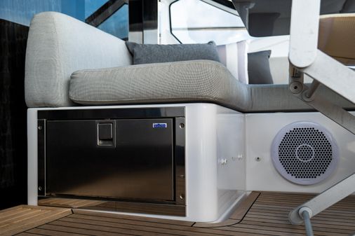 Azimut S6 image