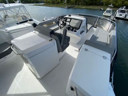 Cruisers Yachts 60 Fly image