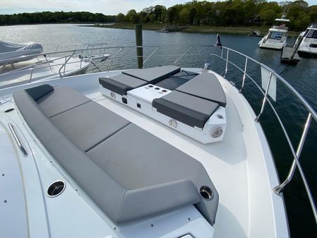 Cruisers Yachts 60 Fly image