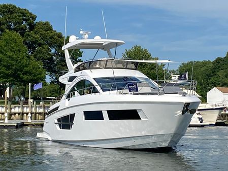 Cruisers Yachts 60 Fly image