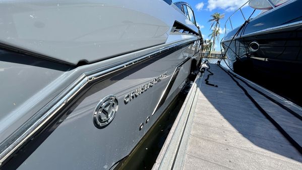 Cruisers Yachts 338 South Beach Edition Bow Rider image