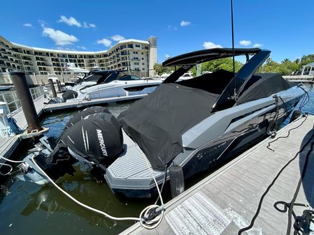 Cruisers Yachts 338 South Beach Edition Bow Rider image