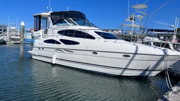 Cruisers Yachts 405 Express Motoryacht