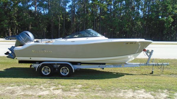 NauticStar 2302 LEGACY DC