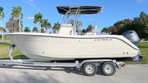 Cobia 220