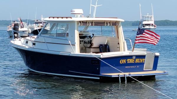 Hunt Yachts 28 Hardtop Express 