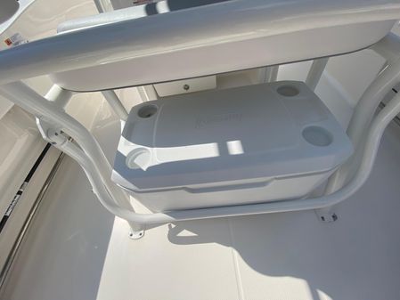 Robalo R200 Center Console image