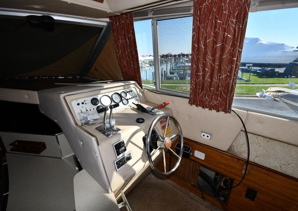 Sea-ray 340-SEDAN-BRIDGE image