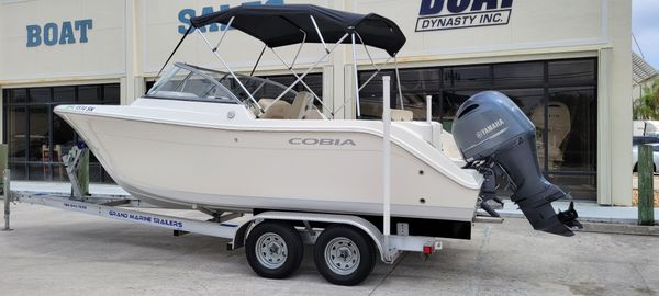Cobia 220 Dual Console image