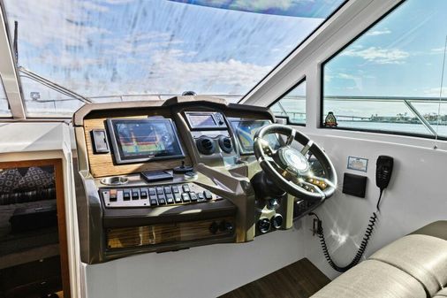 Cruisers Yachts 45 Cantius image