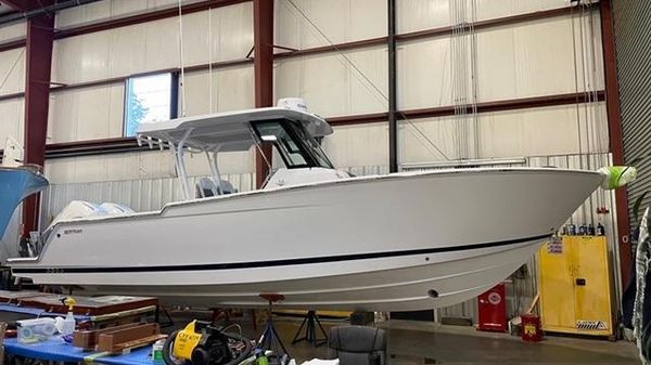 Bertram 28 CC