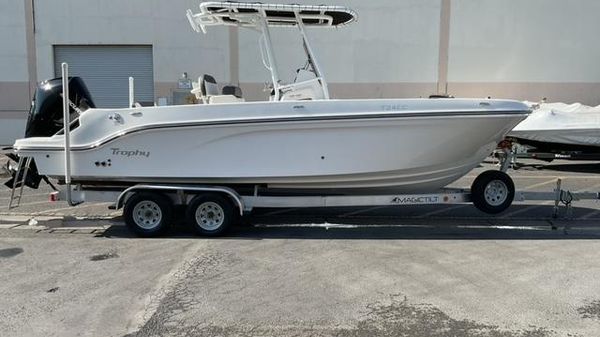 Bayliner Trophy T24CC 