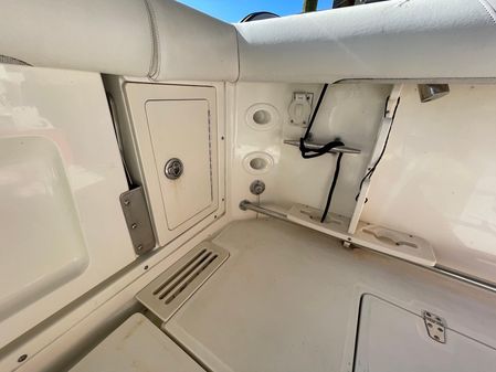 Boston Whaler Conquest 305 image