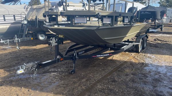 Tracker Grizzly 2072 CC Sportsman