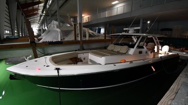 Pursuit S 408 Sport 
