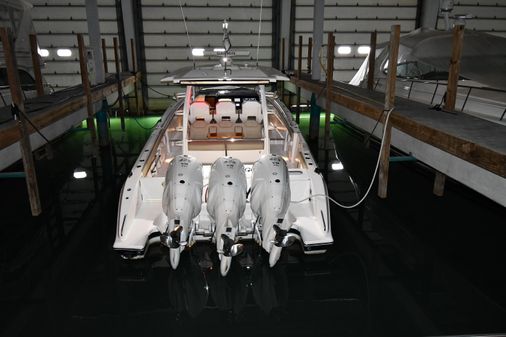 Pursuit S 408 Sport image