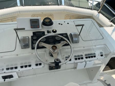 Cabo 35 Flybridge Sportfisher image