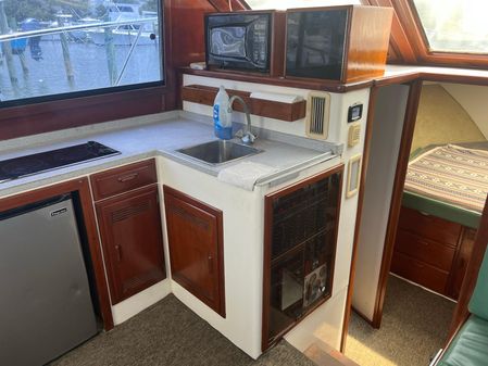 Cabo 35 Flybridge Sportfisher image