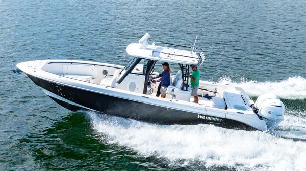 Everglades 325 Center Console