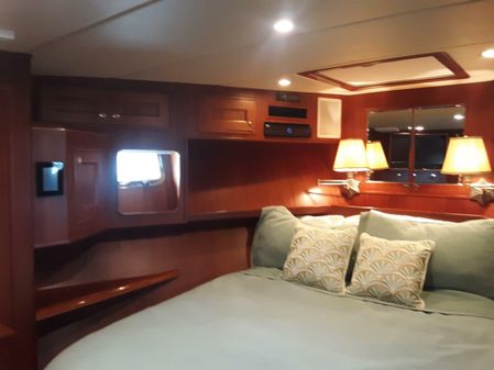 Offshore Yachts 62 Flushdeck image