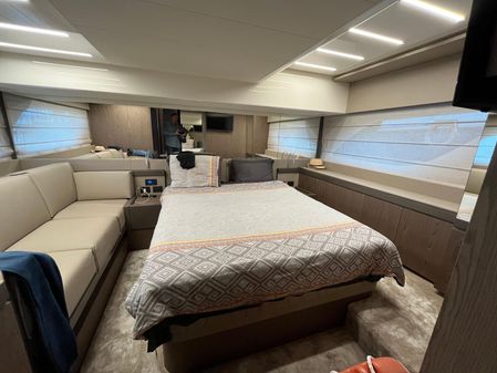 Ferretti Yachts 550 image