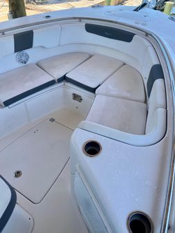 Robalo R302 Center Console image