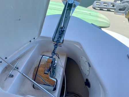 Robalo R302 Center Console image