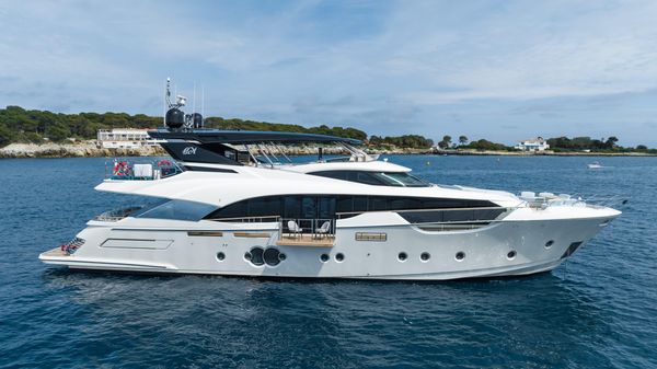 Monte Carlo Yachts MCY 96 