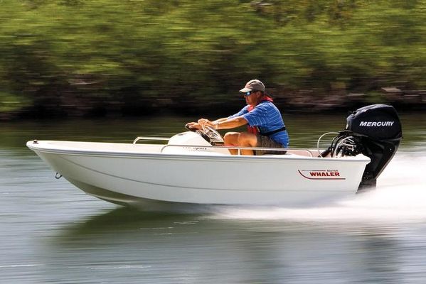 Boston Whaler 110 Sport - main image
