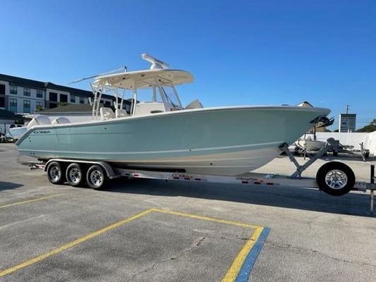 Cobia 320 CC - main image