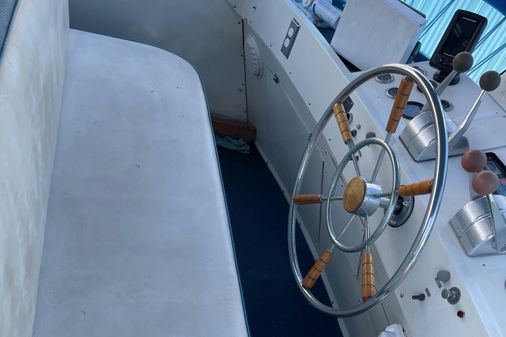 Uniflite Aft Cabin image