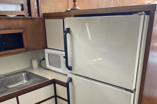 Uniflite Aft Cabin image
