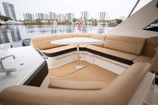 Sea Ray 320 Sundancer OB image