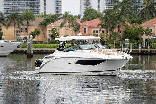 Sea Ray 320 Sundancer OB image