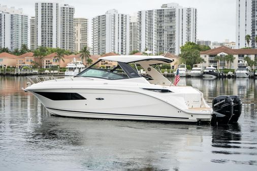 Sea Ray 320 Sundancer OB image