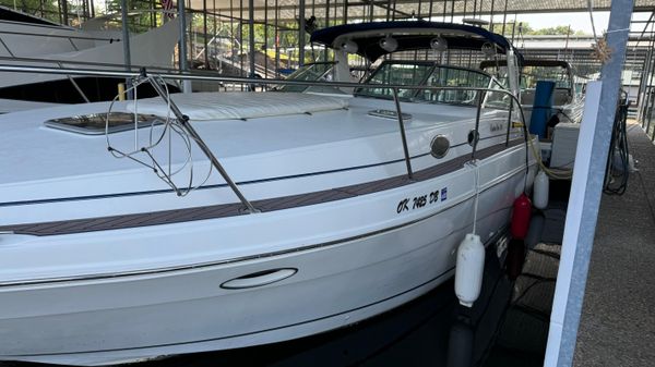 Rinker 330 Fiesta Vee 