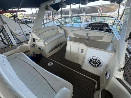 Rinker 330 Fiesta Vee image