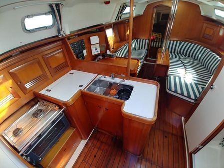 Beneteau Oceanis Clipper 361 image