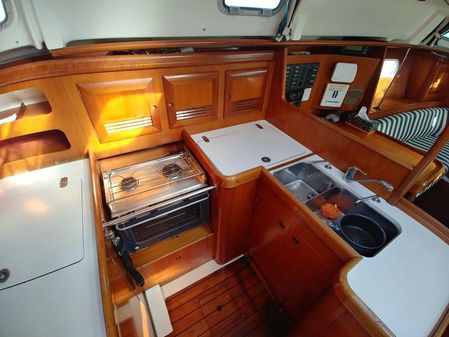 Beneteau Oceanis Clipper 361 image