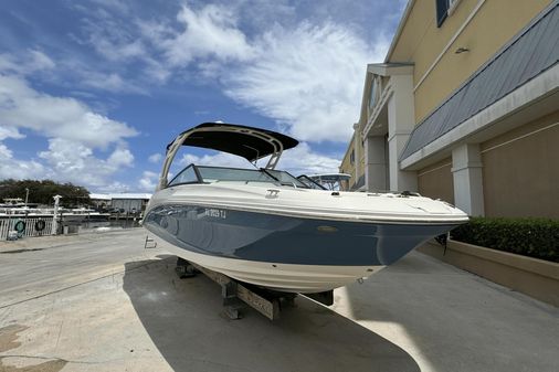 Sea Ray 250 SDX OB image