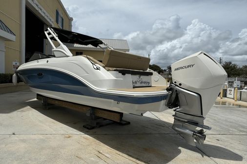 Sea Ray 250 SDX OB image