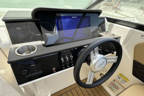 Sea Ray 250 SDX OB image