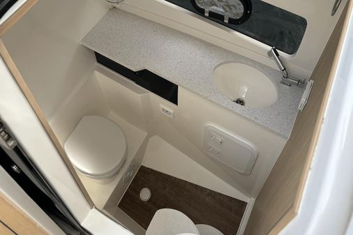 Aquila 32 Sport image