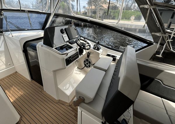 Aquila 32 Sport image