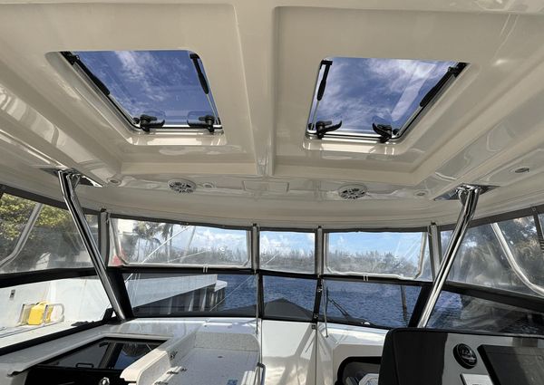 Aquila 32 Sport image